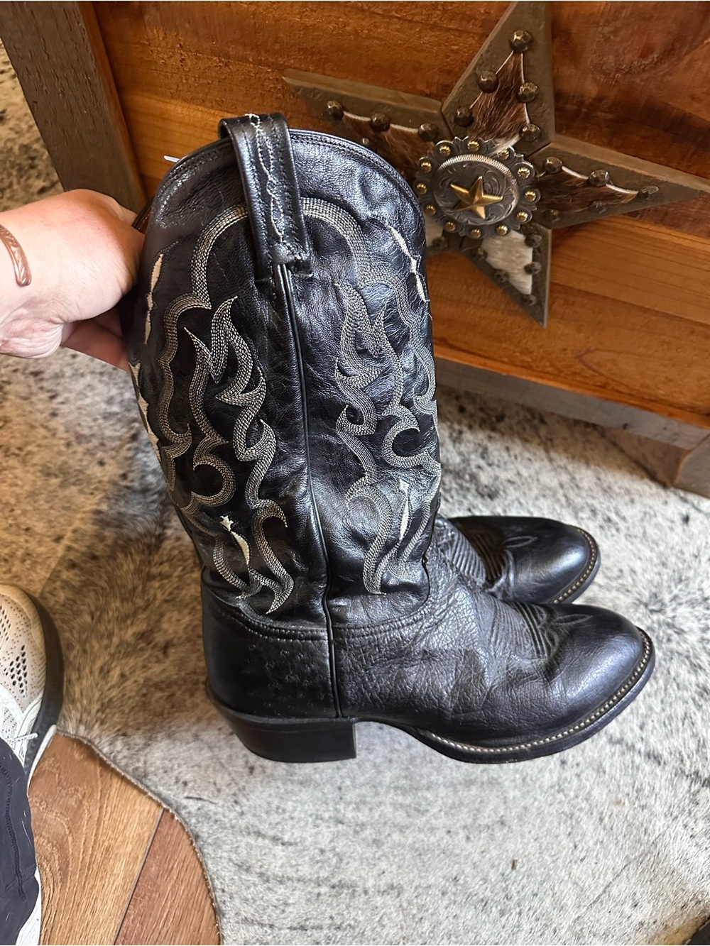 Tony Lamas Mens 10.5EE Ostrich Black boots
